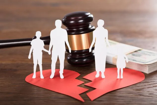 طلاق در صورت غیبت مرد + شرایط و نکات حقوقی